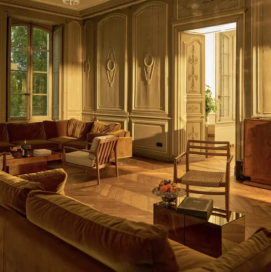 Le salon aux boiseries