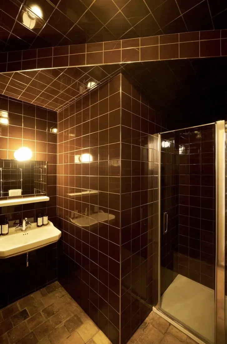 Salle de bain carrelée