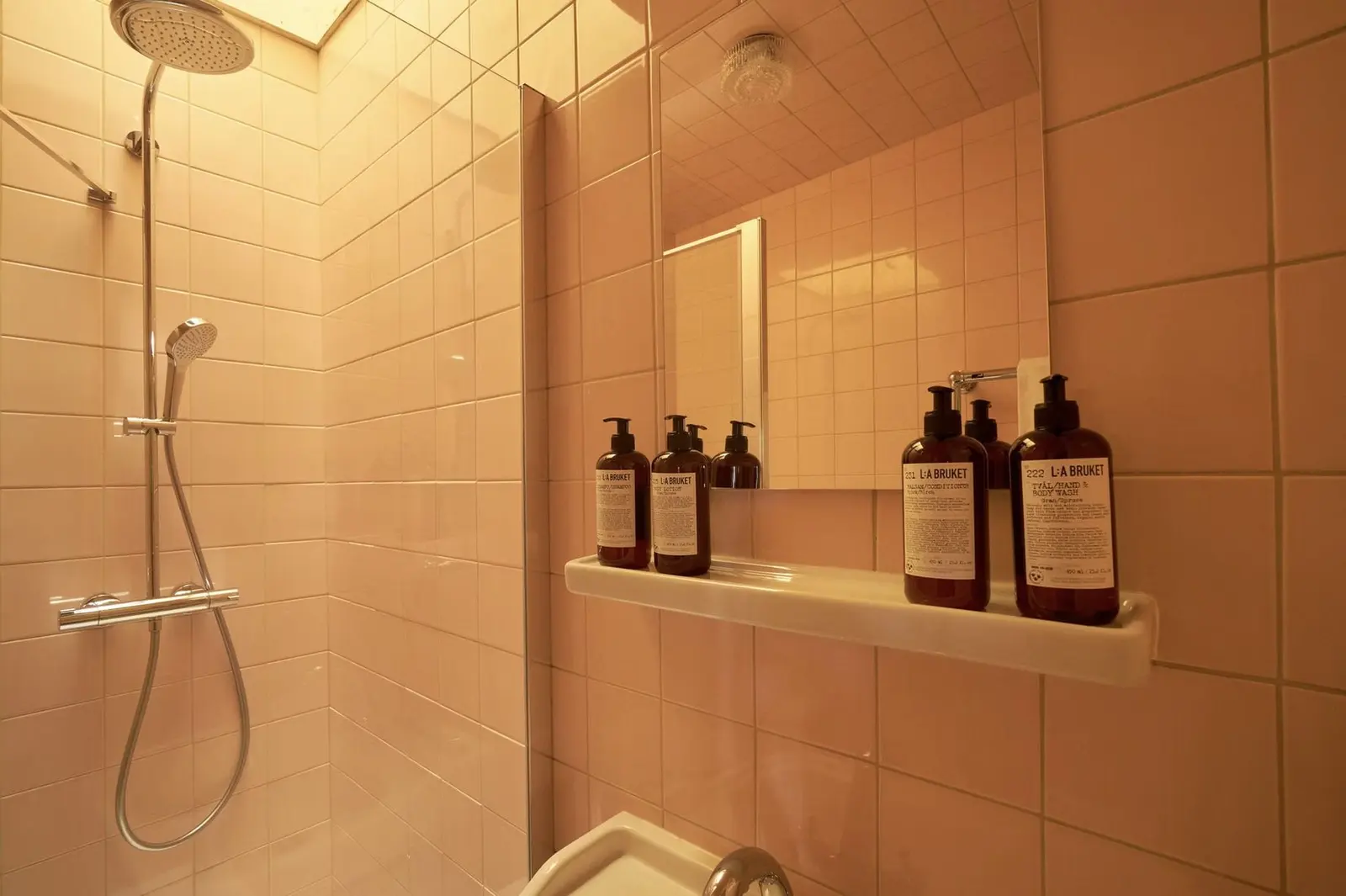 Salle de bain rose